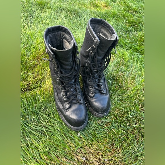 Men’s Danner Boots size 9.5 main image 11
